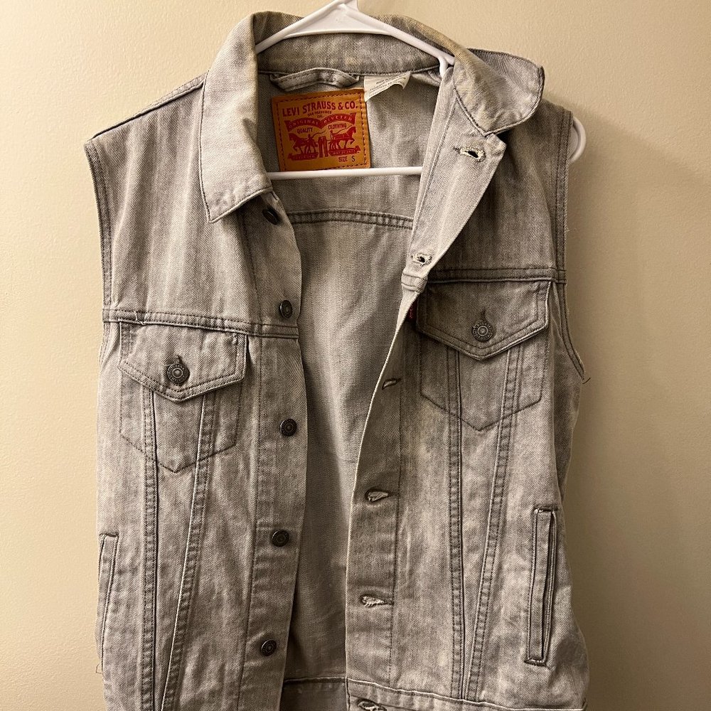 Levi Strauss & Co. Original Riveted Men's Grey Jean Jacket Vest (small)